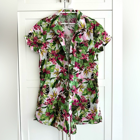 Flowery Victoria’s Secret Romper - size large & brand new - Picture 1 of 4
